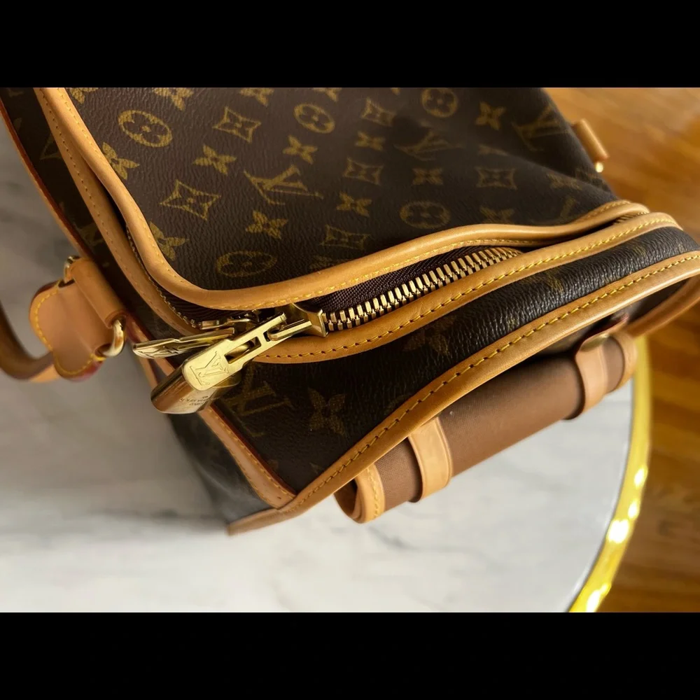 Louis Vuitton Dog Carrier Monogram Canvas 40